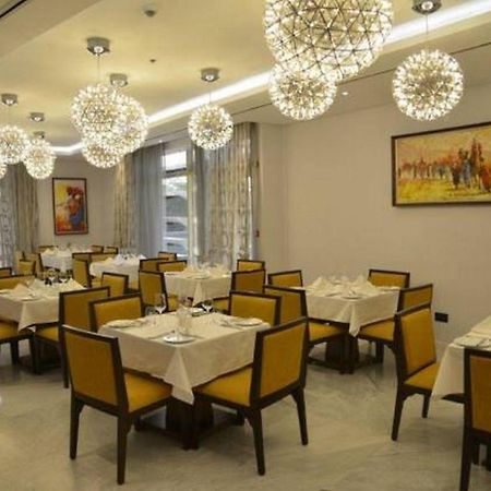 Room In Lodge - The Envoy Hotel And Suites 阿布贾 外观 照片