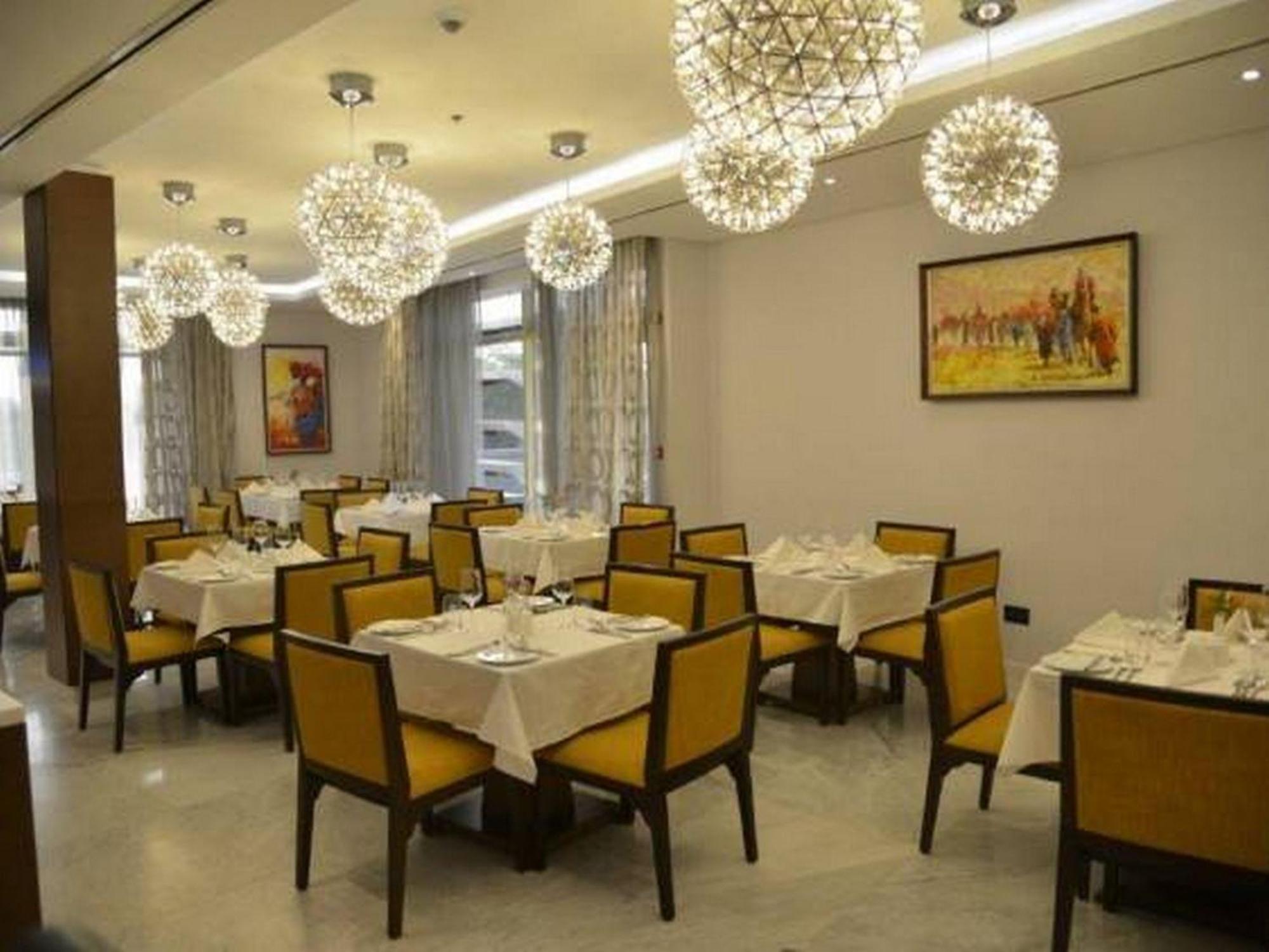 Room In Lodge - The Envoy Hotel And Suites 阿布贾 外观 照片