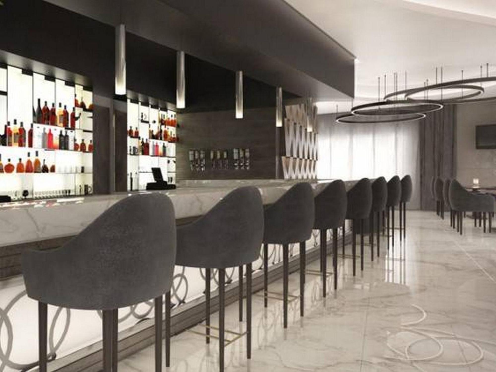 Room In Lodge - The Envoy Hotel And Suites 阿布贾 外观 照片