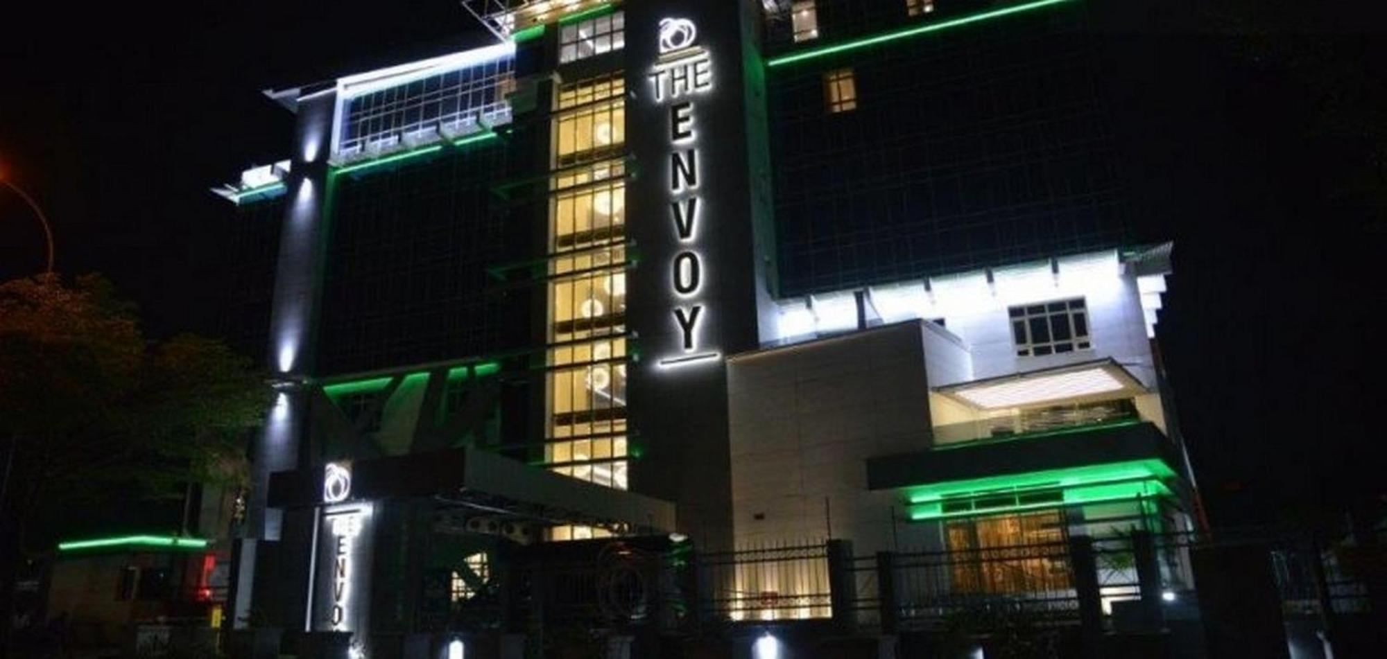 Room In Lodge - The Envoy Hotel And Suites 阿布贾 外观 照片