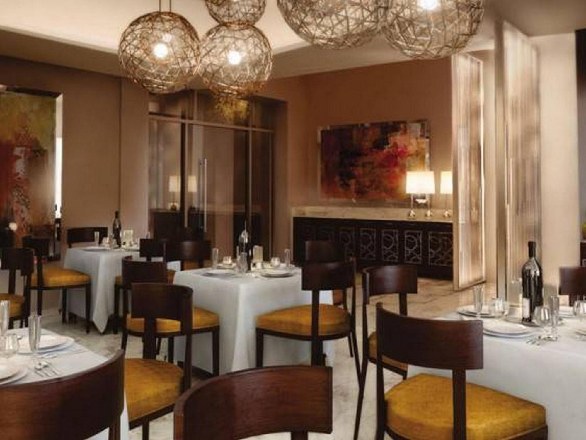 Room In Lodge - The Envoy Hotel And Suites 阿布贾 外观 照片
